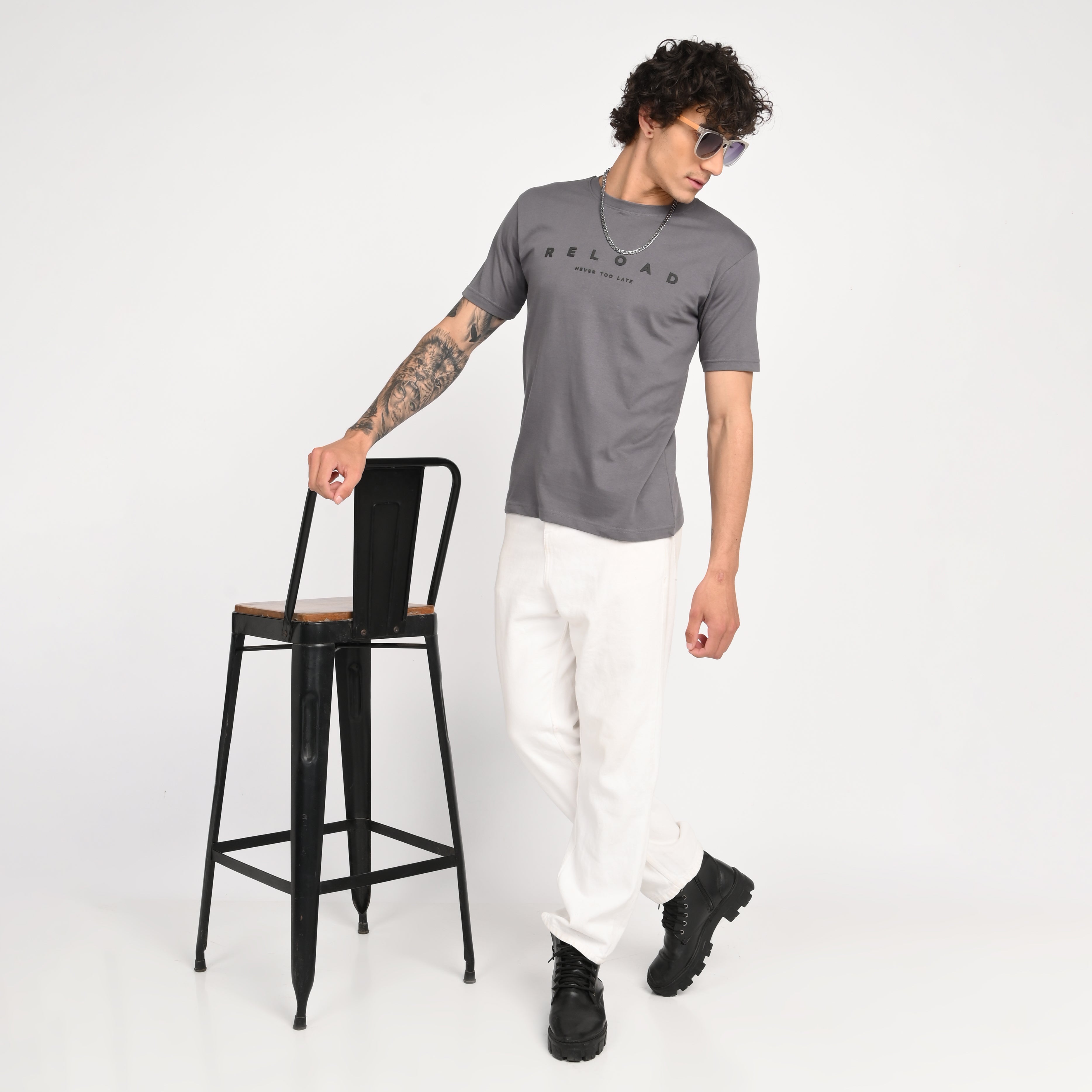 Grey Minimal Graphic T-Shirt - Snipes