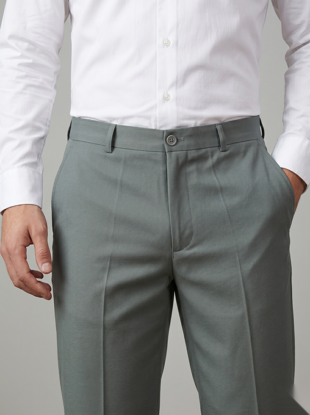 Snipes formal bootcut pants in dark fabric, showcasing a tailored fit with a smooth waistband and classic style.