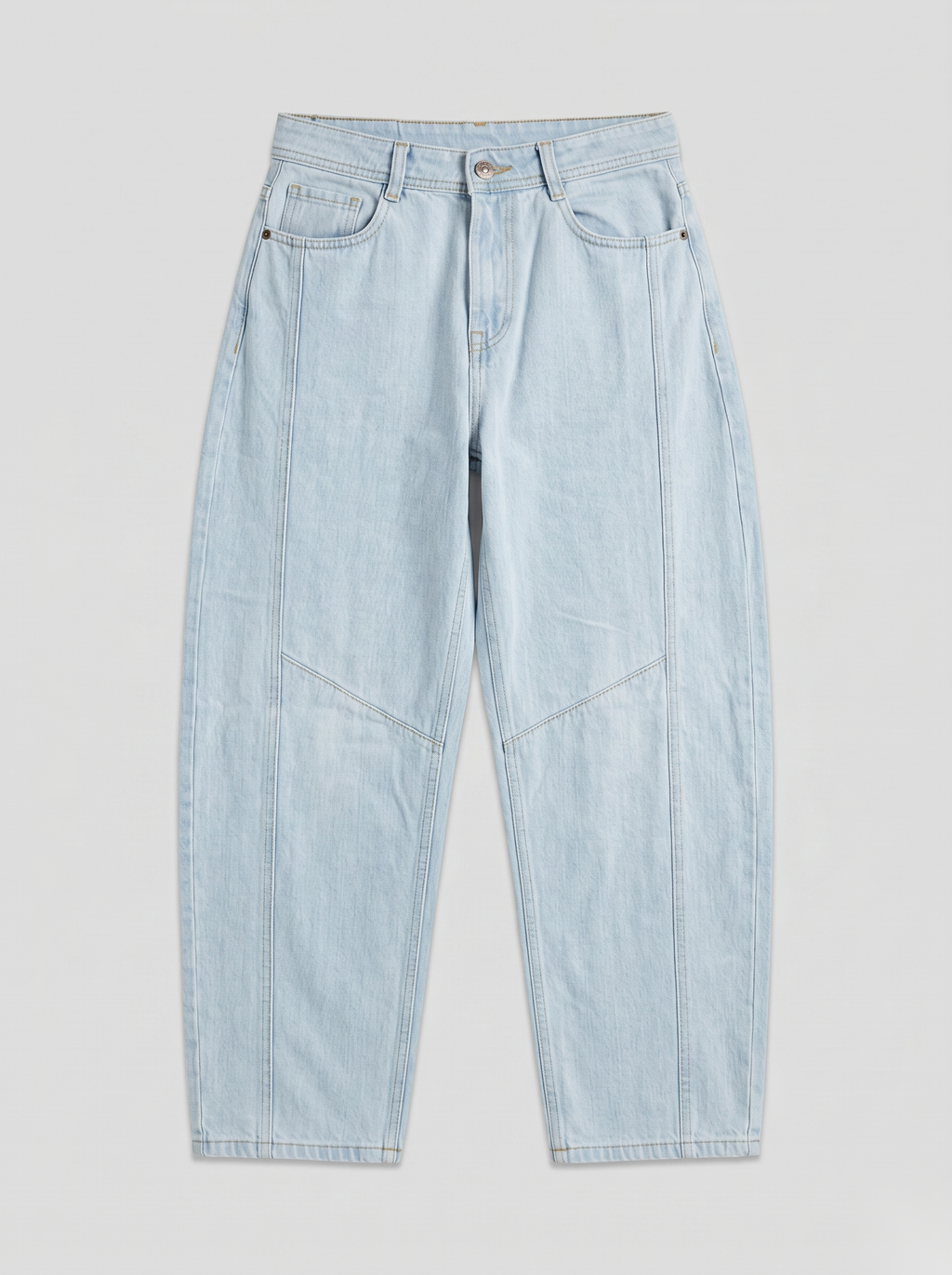 Snipes Barrel Fit denim jeans showing classic fit, medium wash, and front pockets.