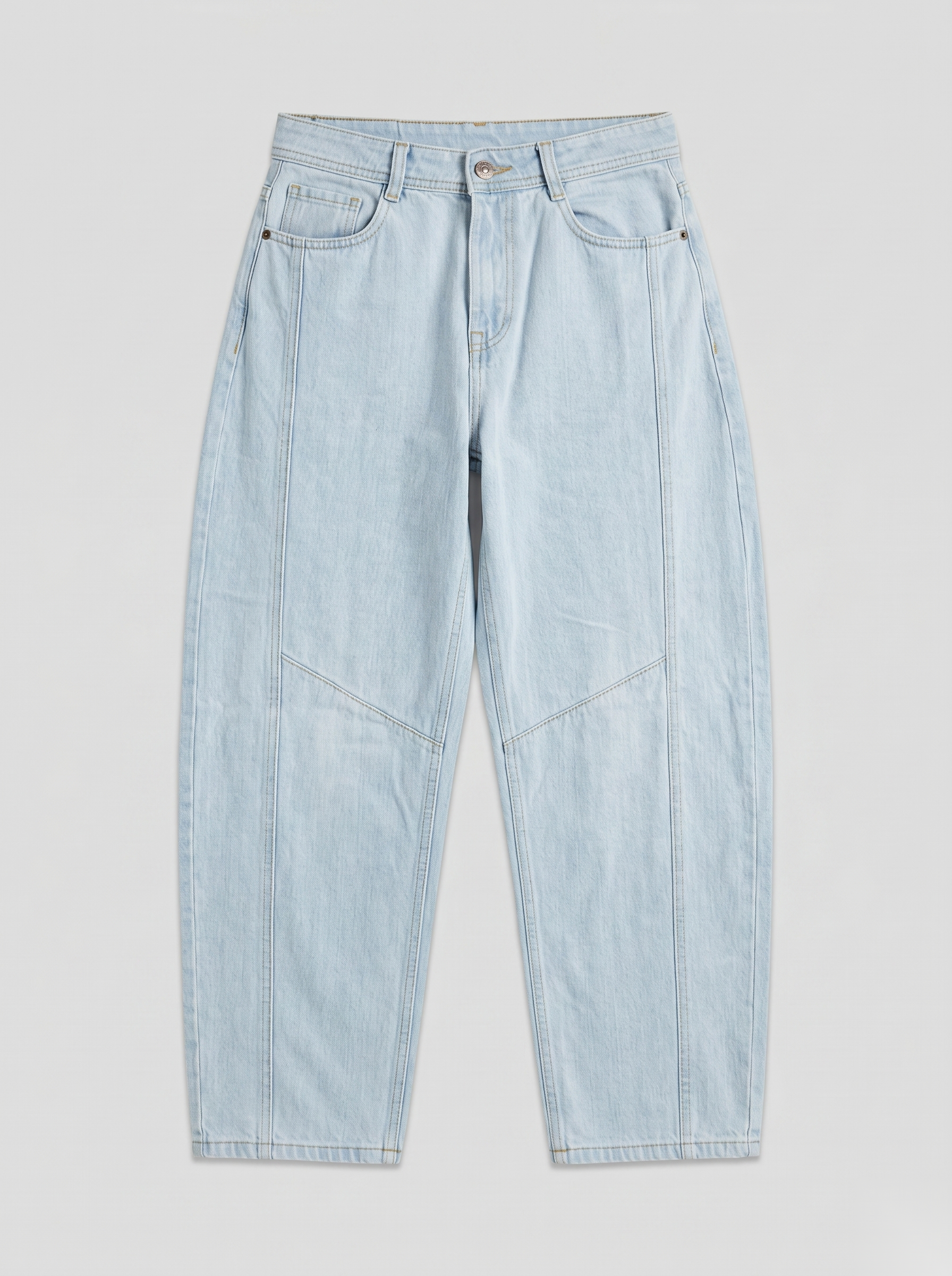 Snipes Barrel Fit denim jeans showing classic fit, medium wash, and front pockets.