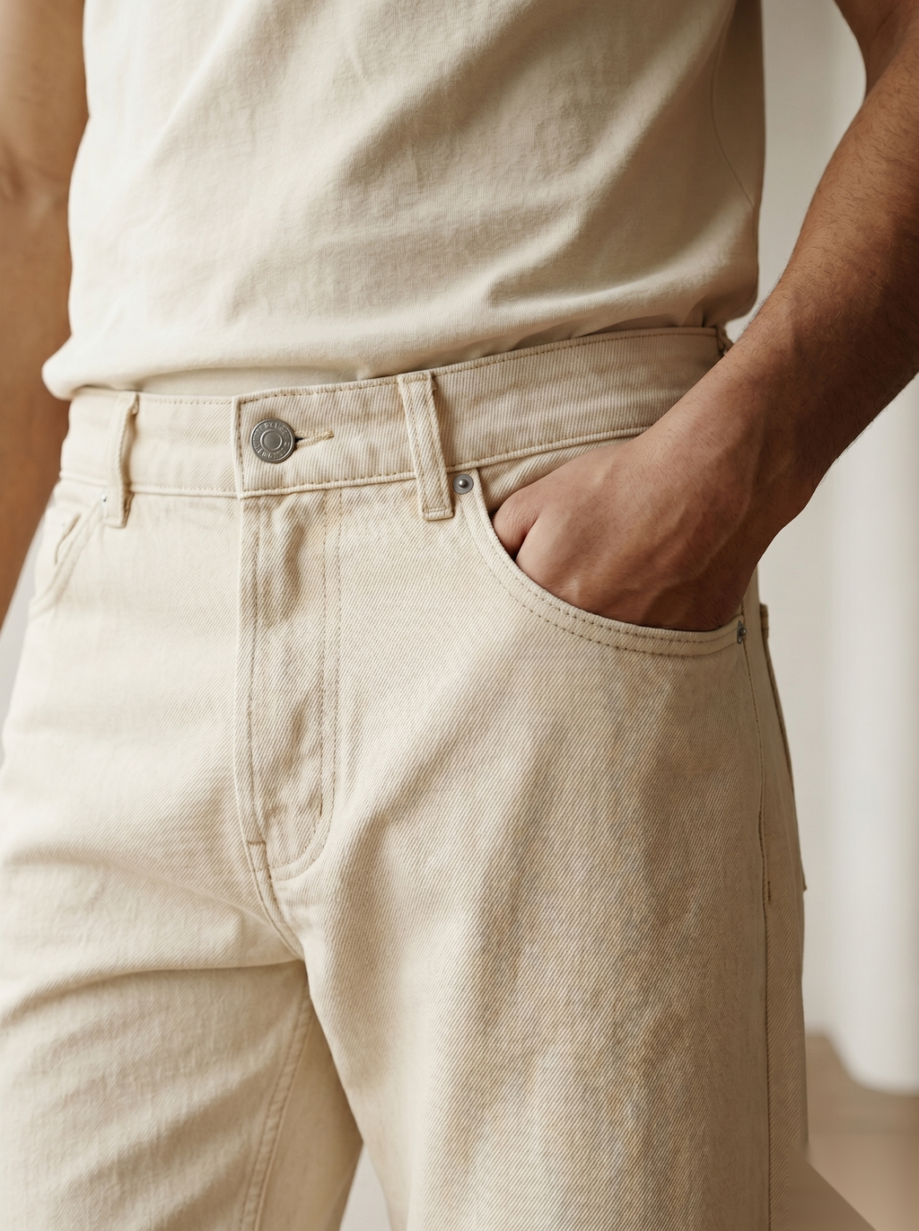 Snipes baggy fit denim jeans with relaxed, loose style, shown in a natural pose on a plain background.