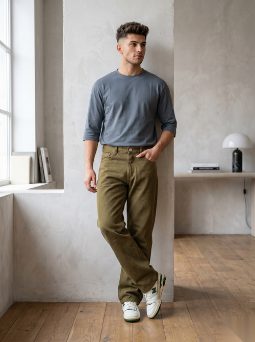Snipes baggy fit denim jeans with relaxed, loose fit style, shown hanging on a hanger with a casual look.