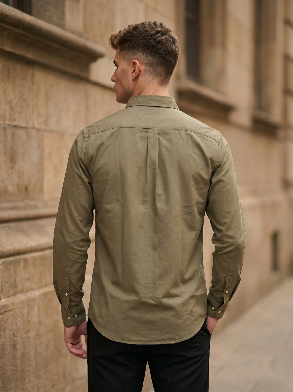 Snipes men's Oxford shirt in classic style, featuring a button-up front and collar, displayed on a hanger.