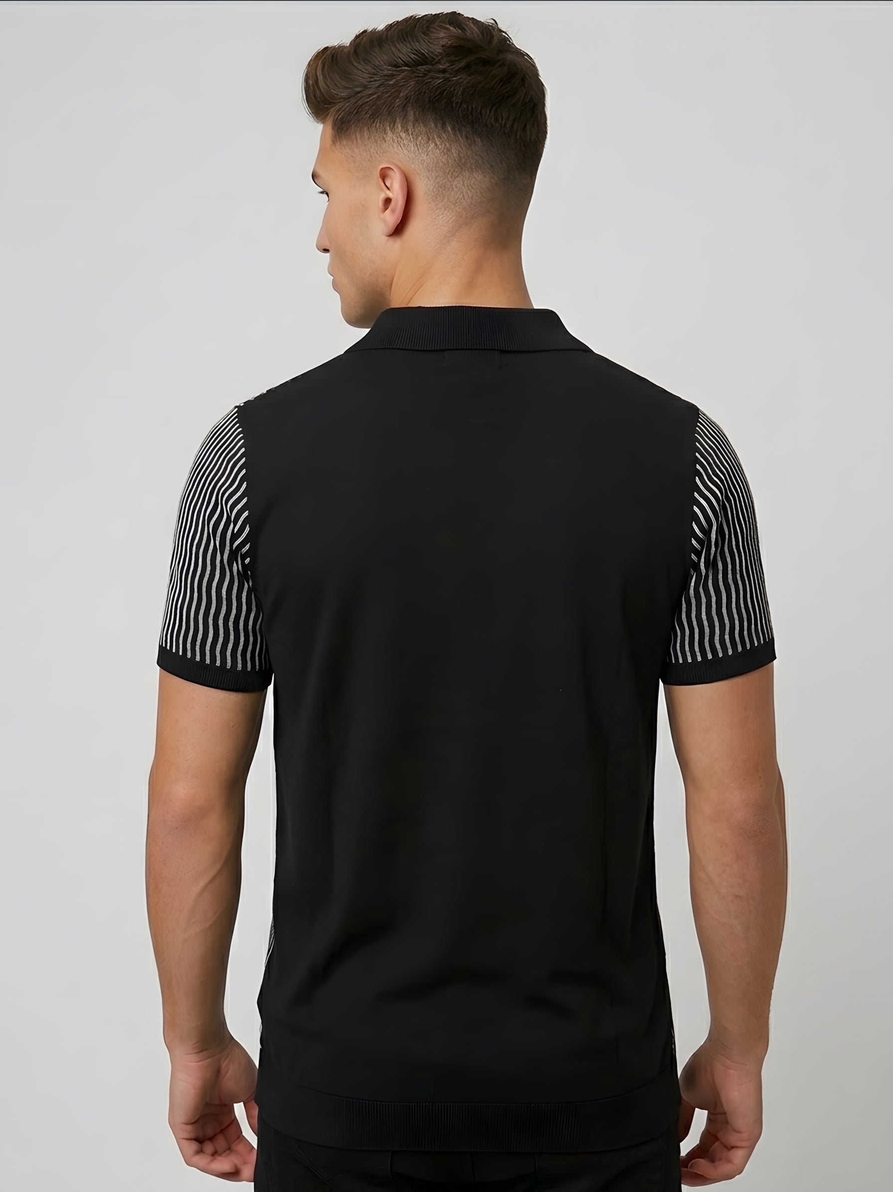 Snipes striped polo T-shirt with short sleeves and classic collar, featuring blue and white horizontal stripes.