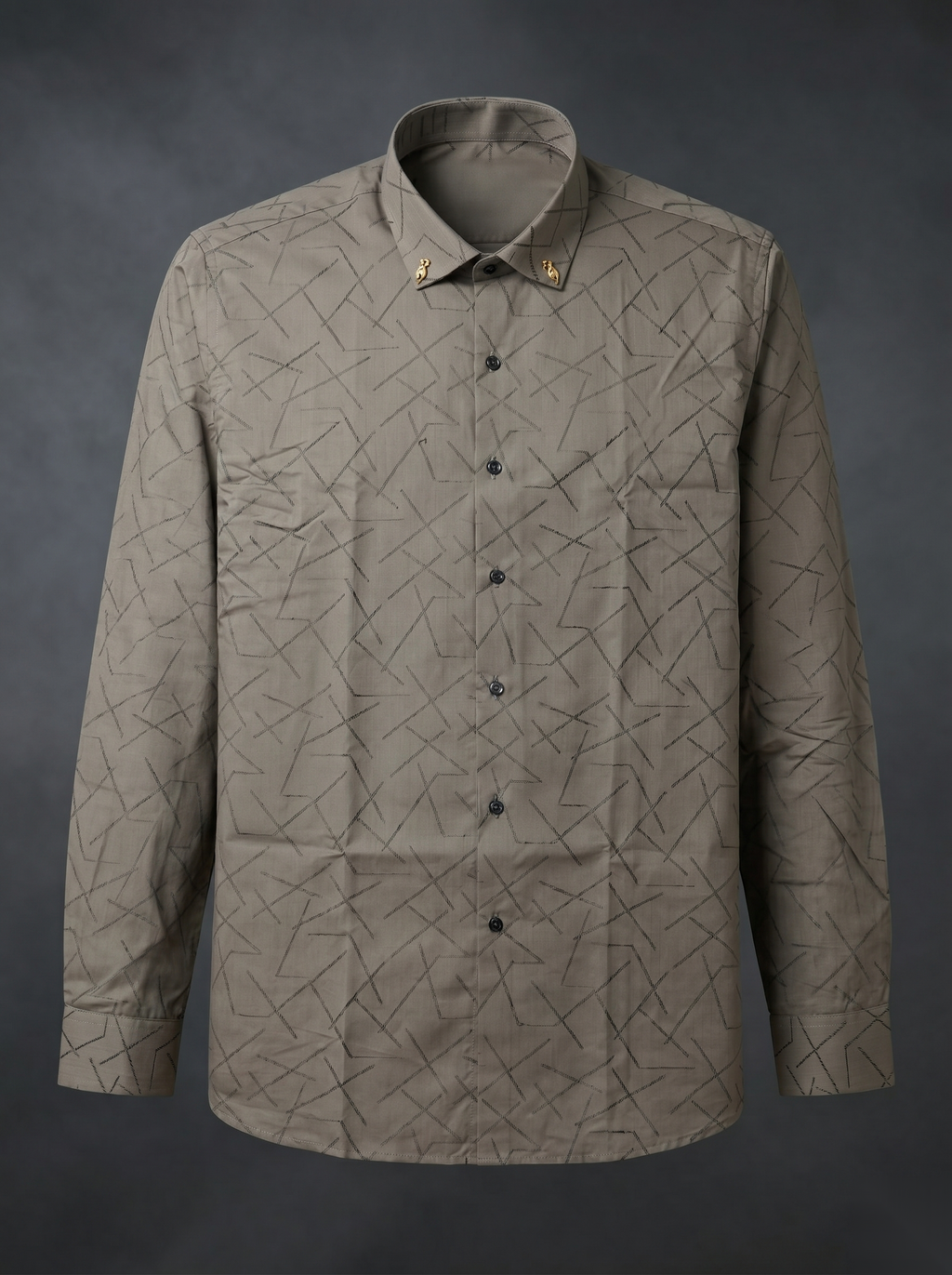 Snipes premium party-wear shirt in vibrant fabric, featuring stylish collar and button details for festive occasions.