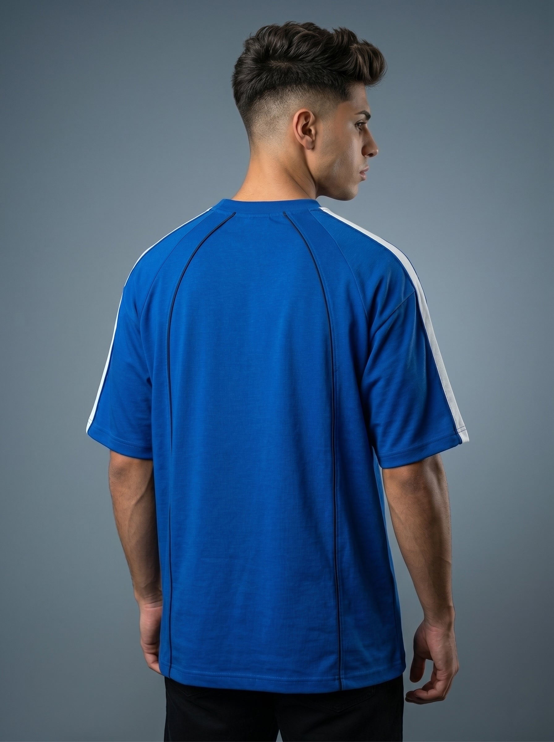 Snipes FB oversized T-shirt, casual black short-sleeve tee with relaxed fit, displayed on a hanger.
