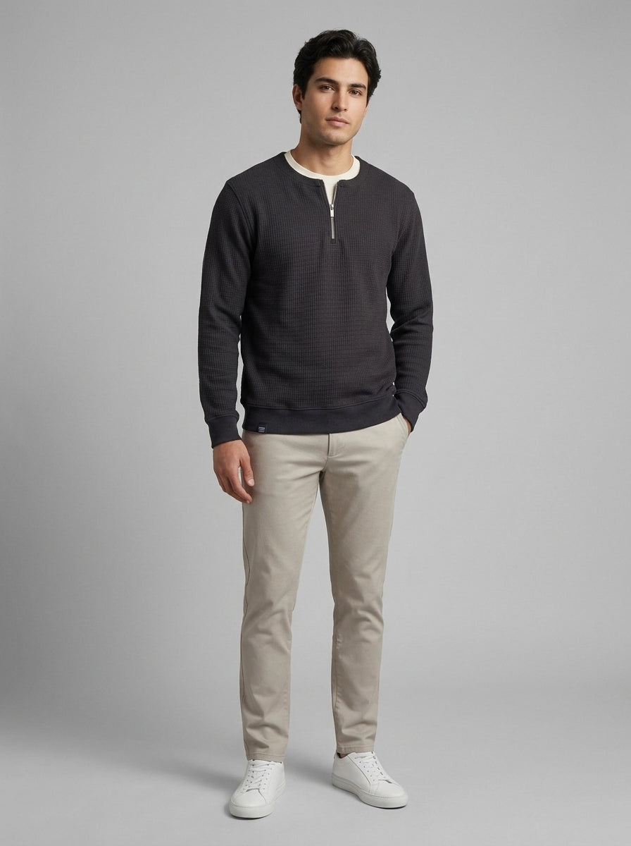 Men’s Textured Quarter-Zip Full-Sleeve Sweatshirt