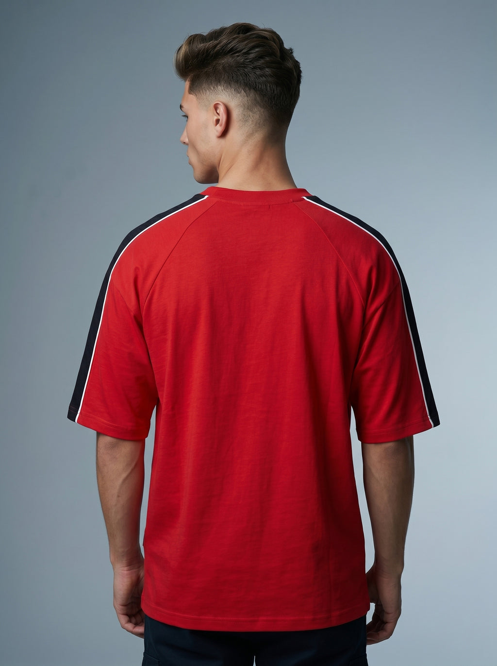 Snipes FB oversized T-shirt in a relaxed fit, featuring bold graphic design, worn casually on model.