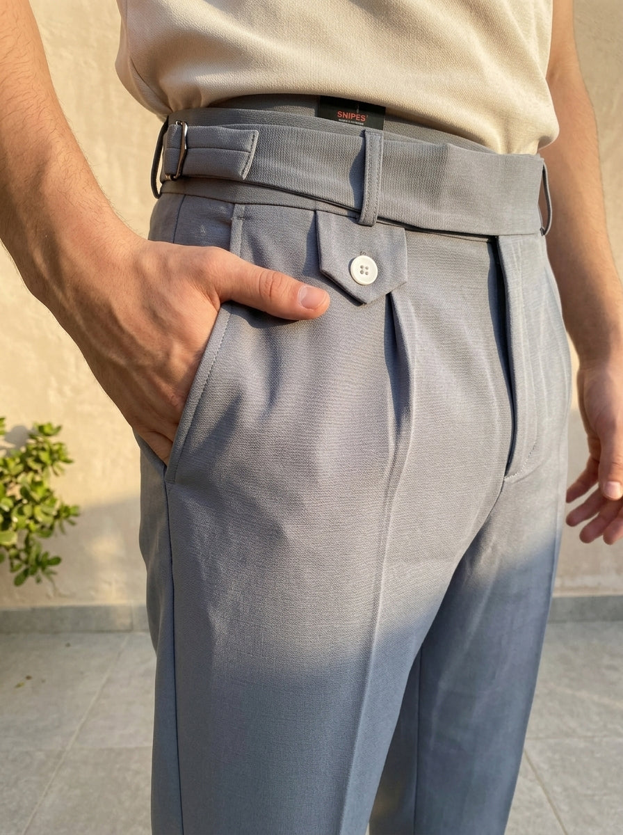 Snipes Gurkha formal pant in dark fabric, tailored fit with waistband and side pockets, suitable for professional or smart casual wear.