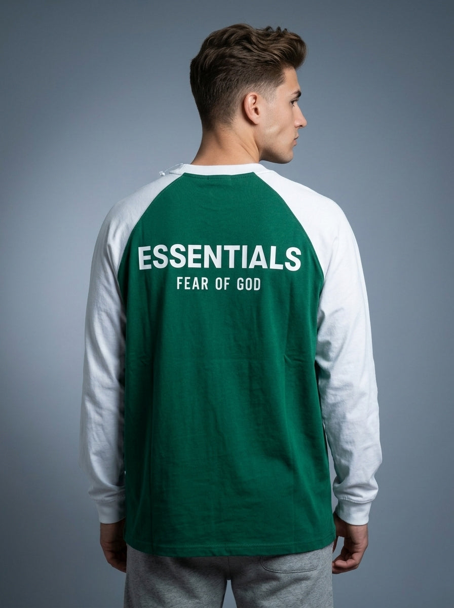 Snipes Essentials T-shirt F/S in black, featuring a classic crew neck and minimalistic design, displayed on a mannequin.