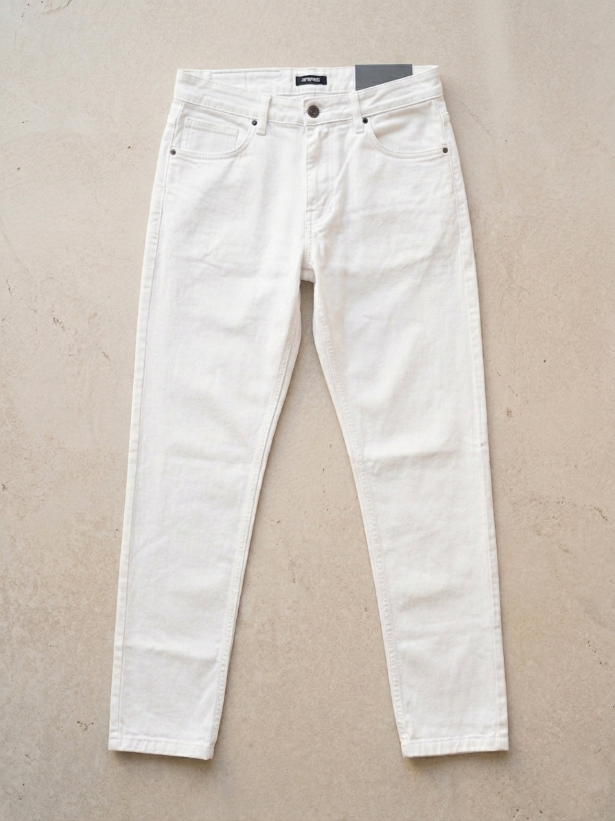 Snipes mom fit denim jeans showing classic blue denim with a relaxed fit and five-pocket design.