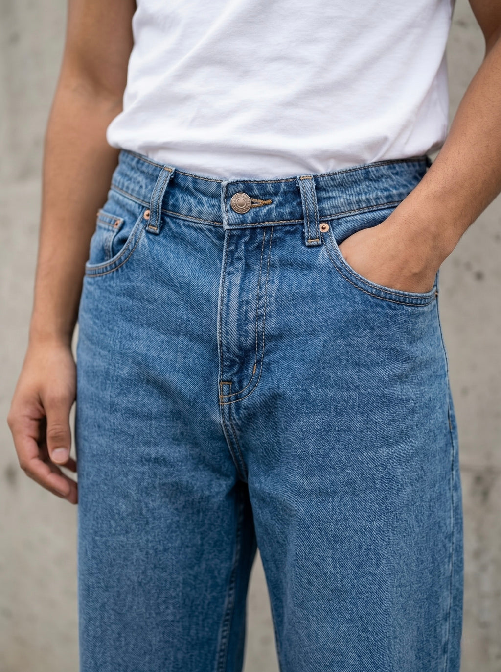 Barrel-Fit Jeans