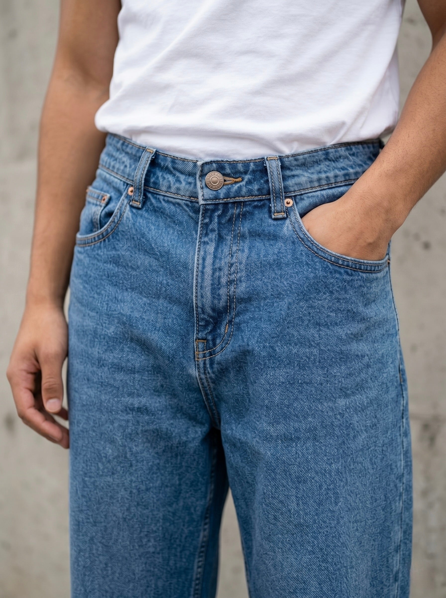 Barrel-Fit Jeans