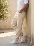 Snipes Mom Fit denim jeans featuring classic five-pocket design and a relaxed, high-rise fit for casual style.