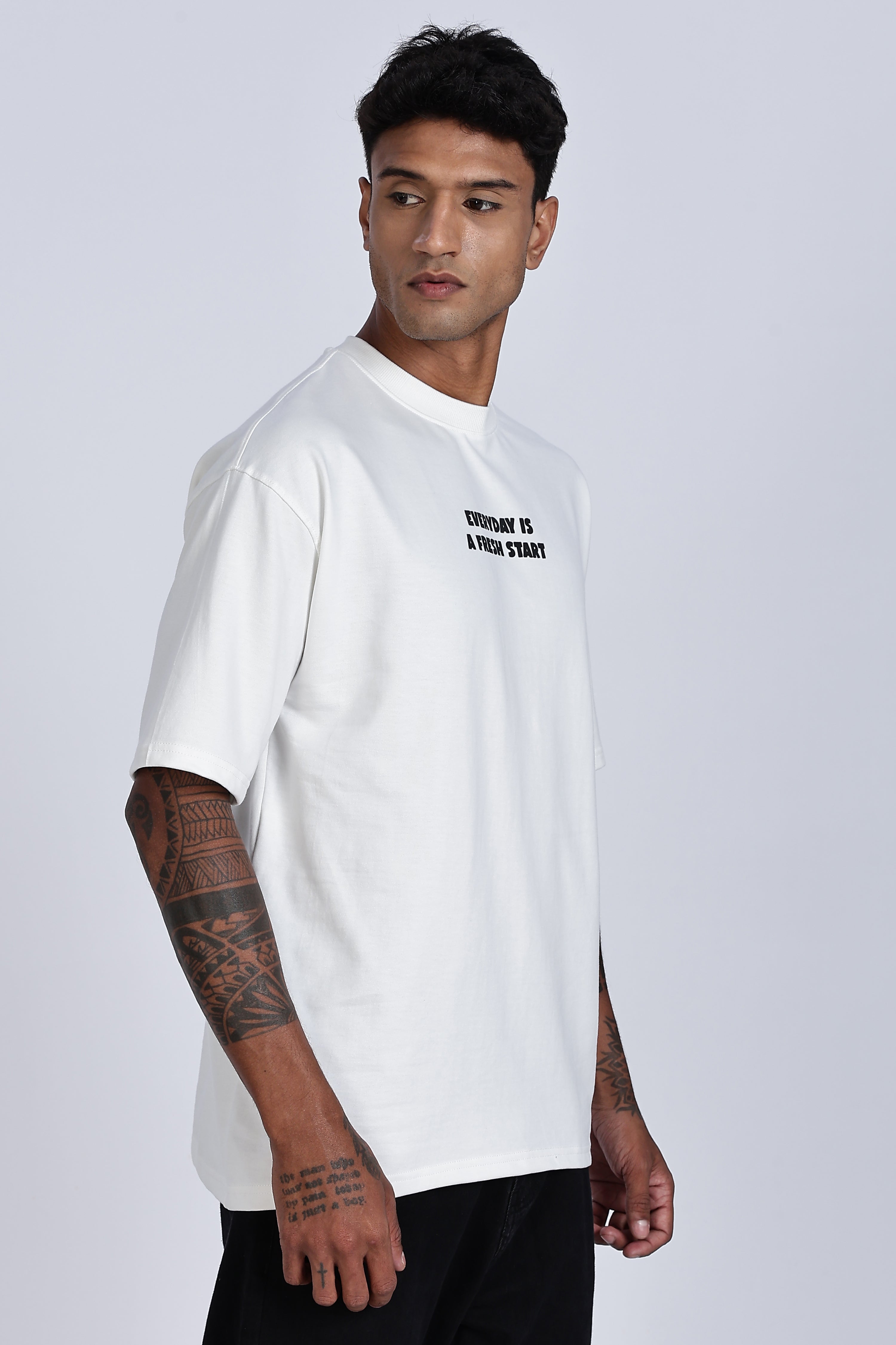 Spray Can Oversized Printed T-Shirt - Snipes