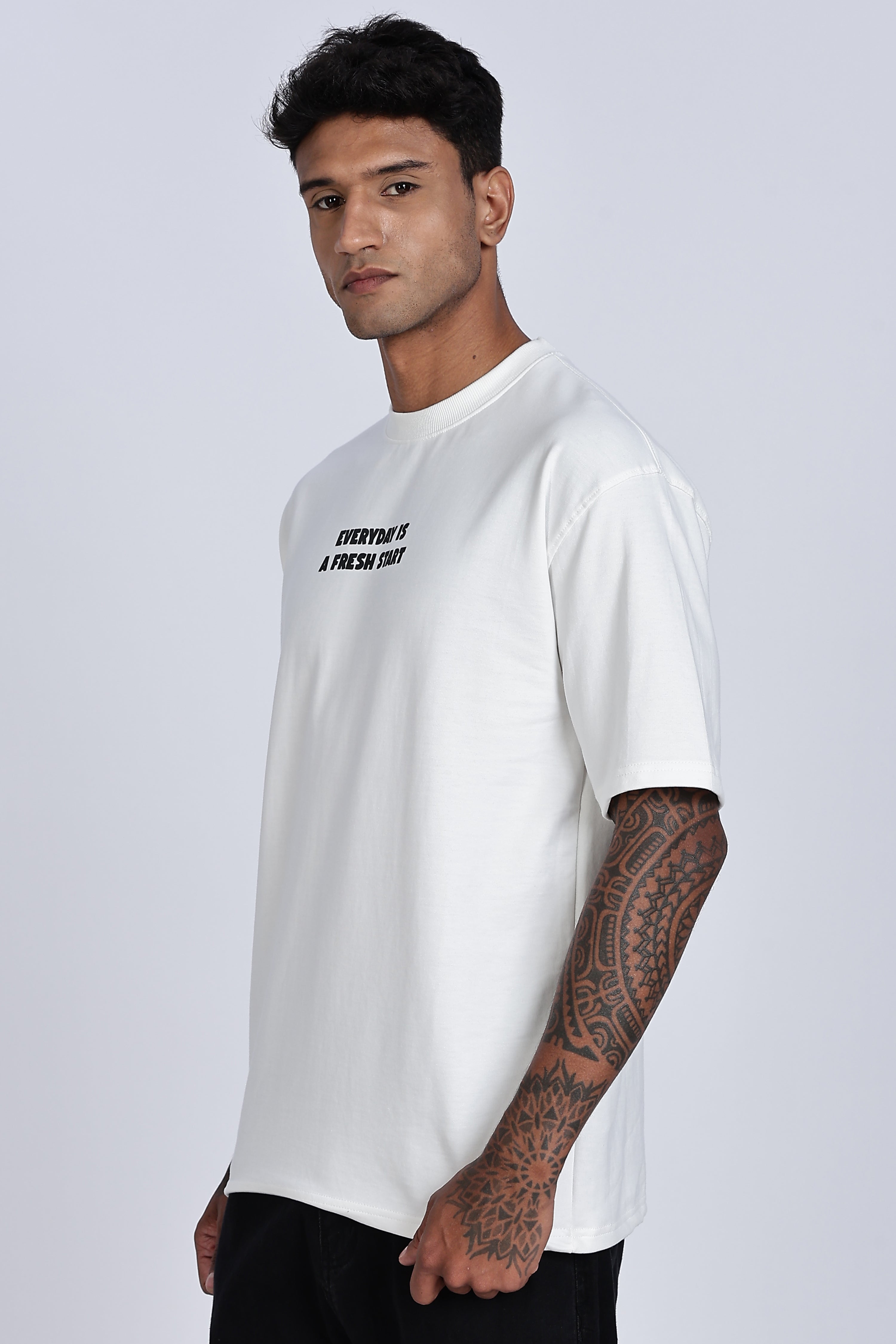 Spray Can Oversized Printed T-Shirt - Snipes