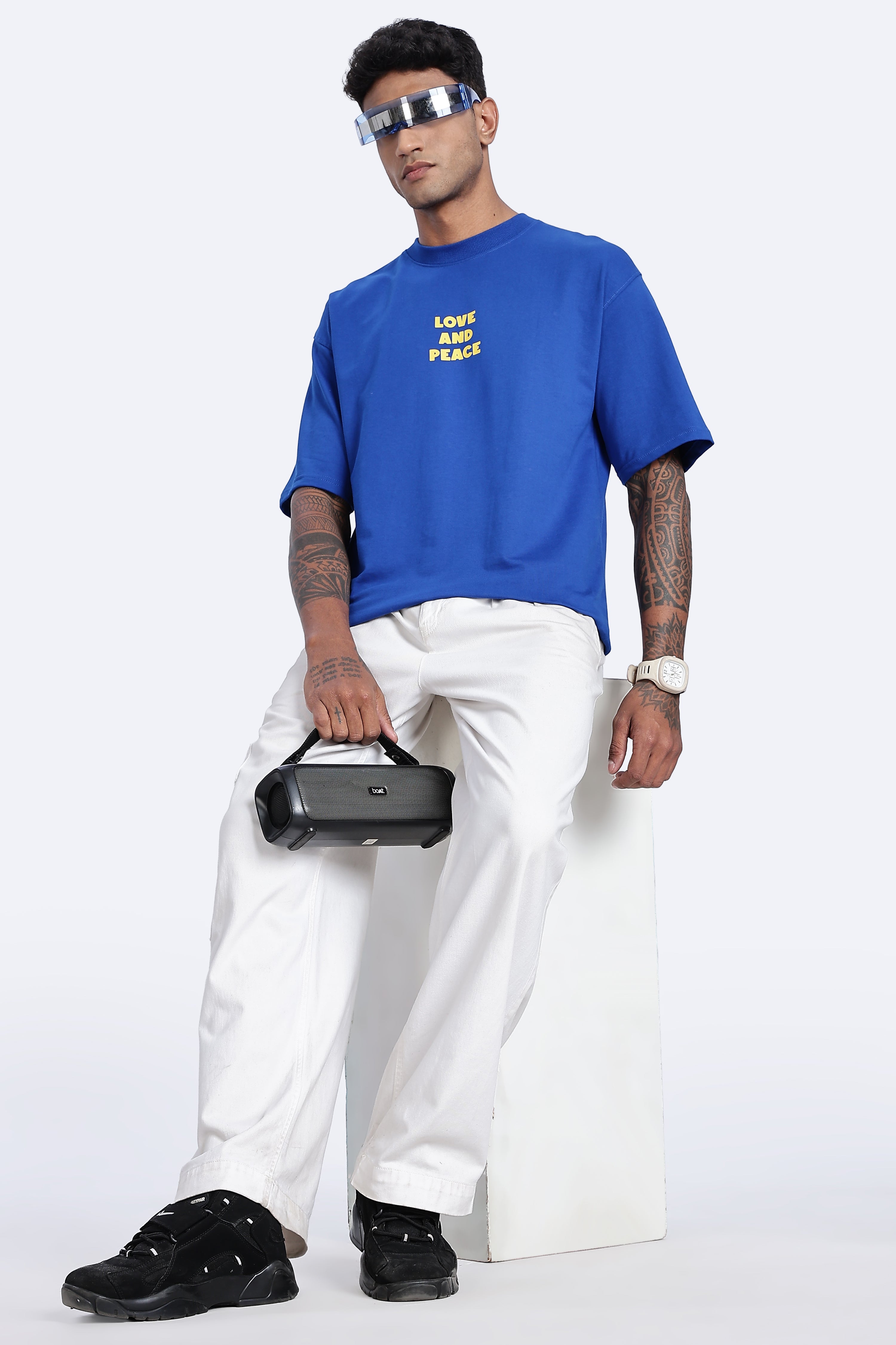 Love & Peace Graphic Oversized T-Shirt - Snipes