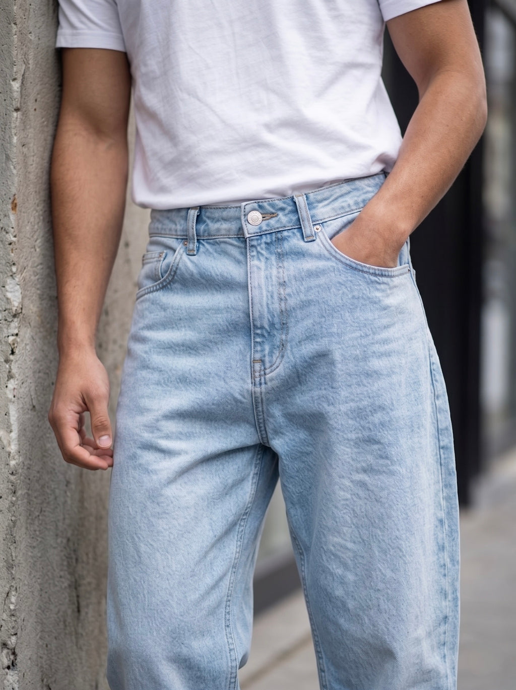Barrel-Fit Jeans