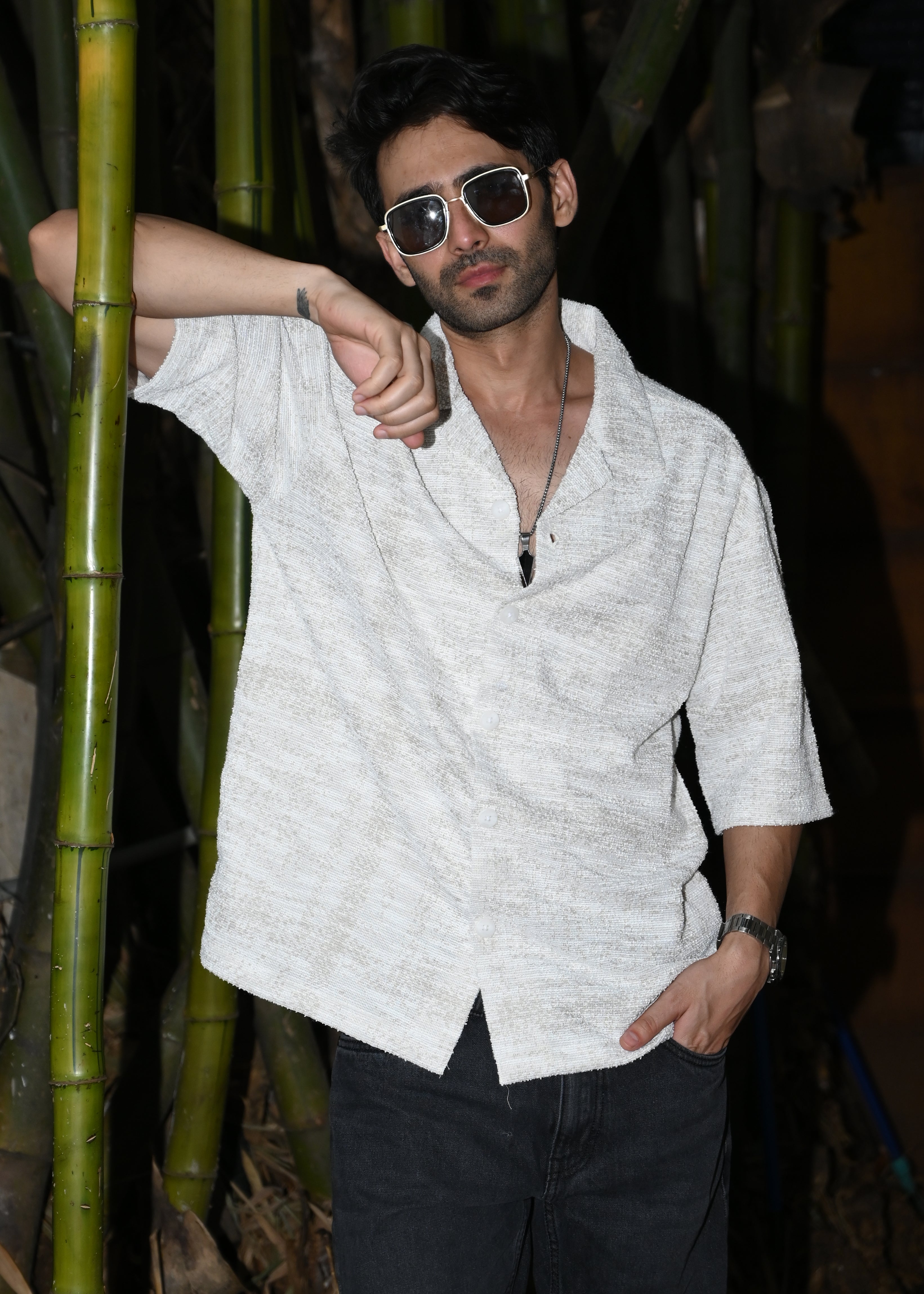 Textured Oversized Half-Sleeve Shirt - Beige - Snipes