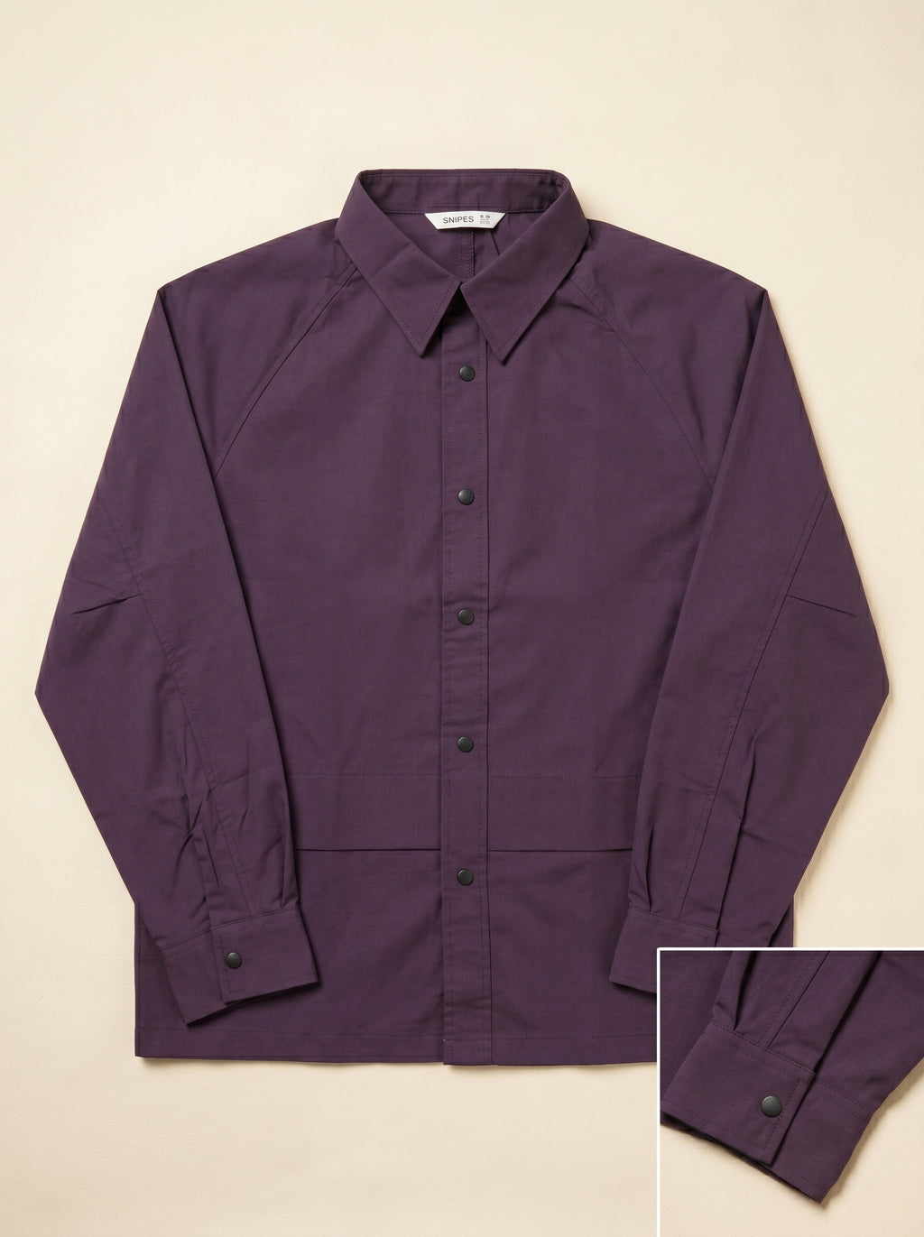 Snipes men's shacket in a stylish shirt design, featuring a comfortable fit and trendy fabric, shown in a Gemini-generated image.