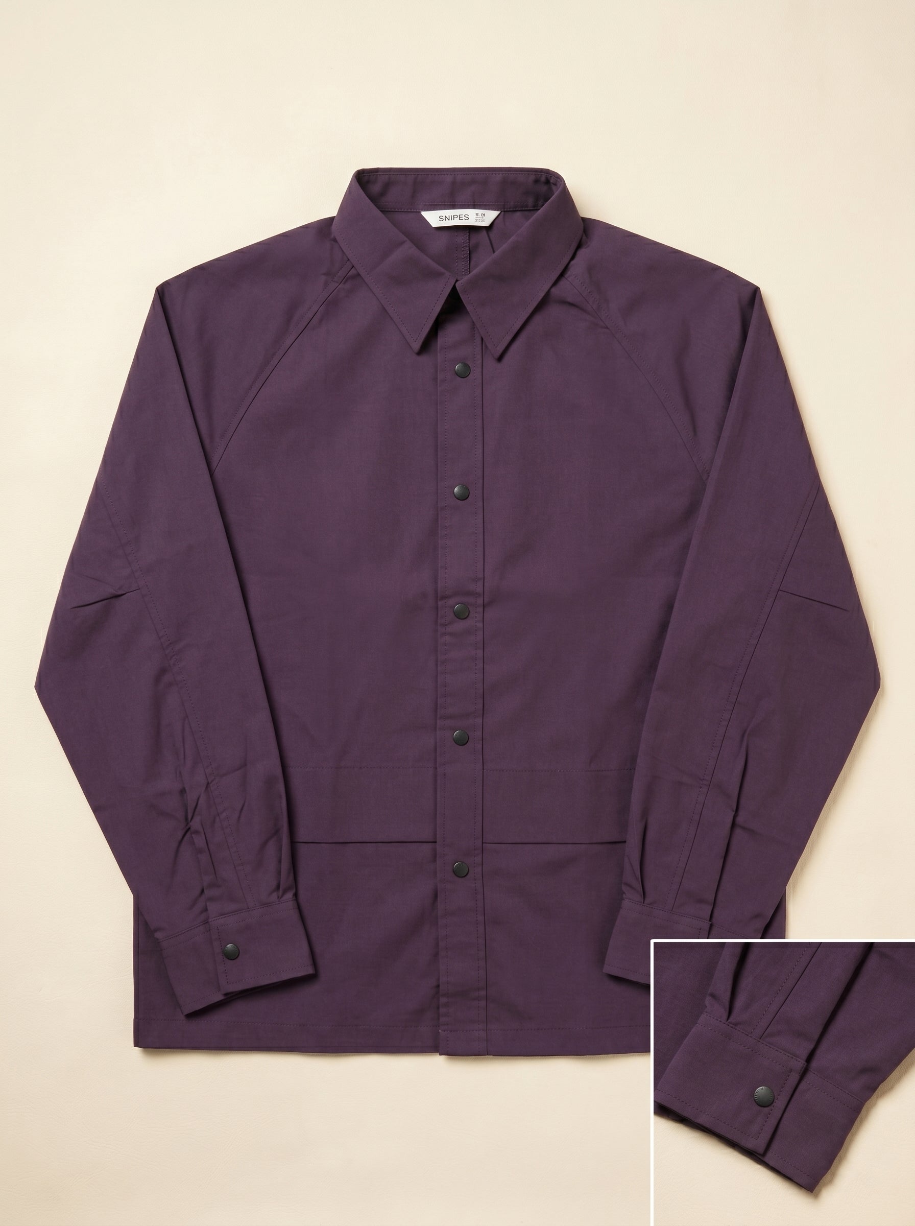 Snipes men's shacket in a stylish shirt design, featuring a comfortable fit and trendy fabric, shown in a Gemini-generated image.