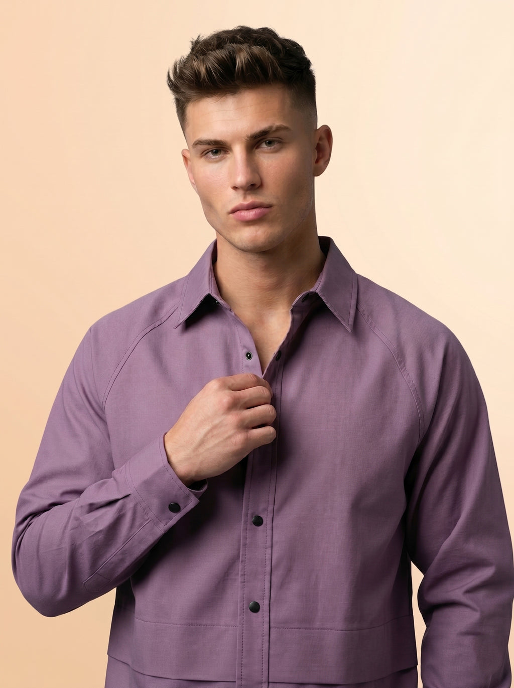Snipes men's shacket, a stylish shirt-jacket combo in a versatile design, perfect for layered casual wear.