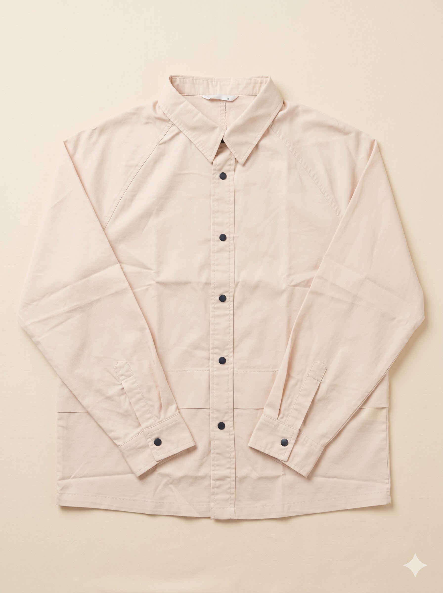 Snipes shacket shirt with a stylish design, featuring a button-up front and comfortable fit, perfect for casual wear.
