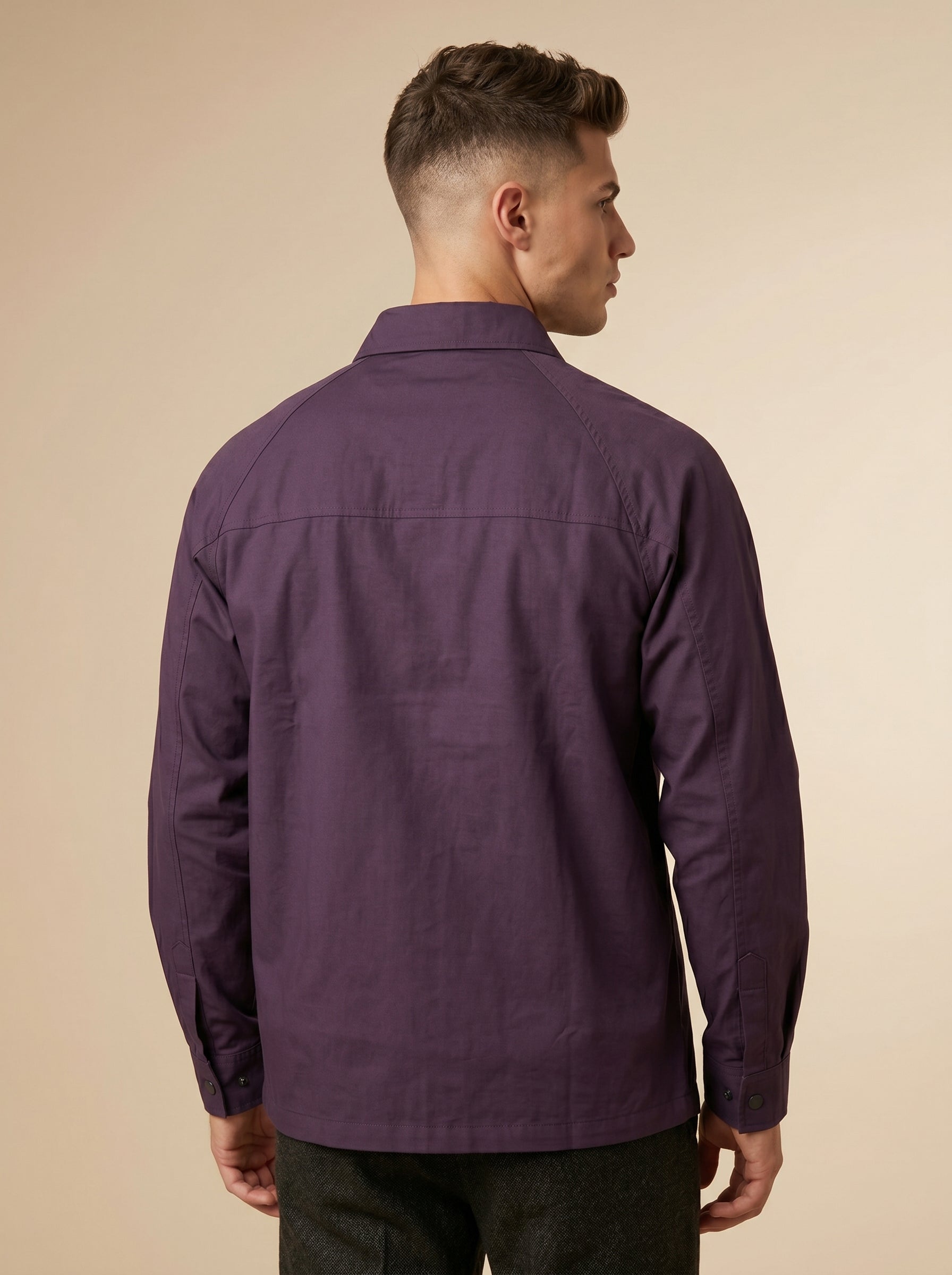 Snipes shacket shirt in a stylish, casual design with button closure and collar, perfect for layered fall looks.