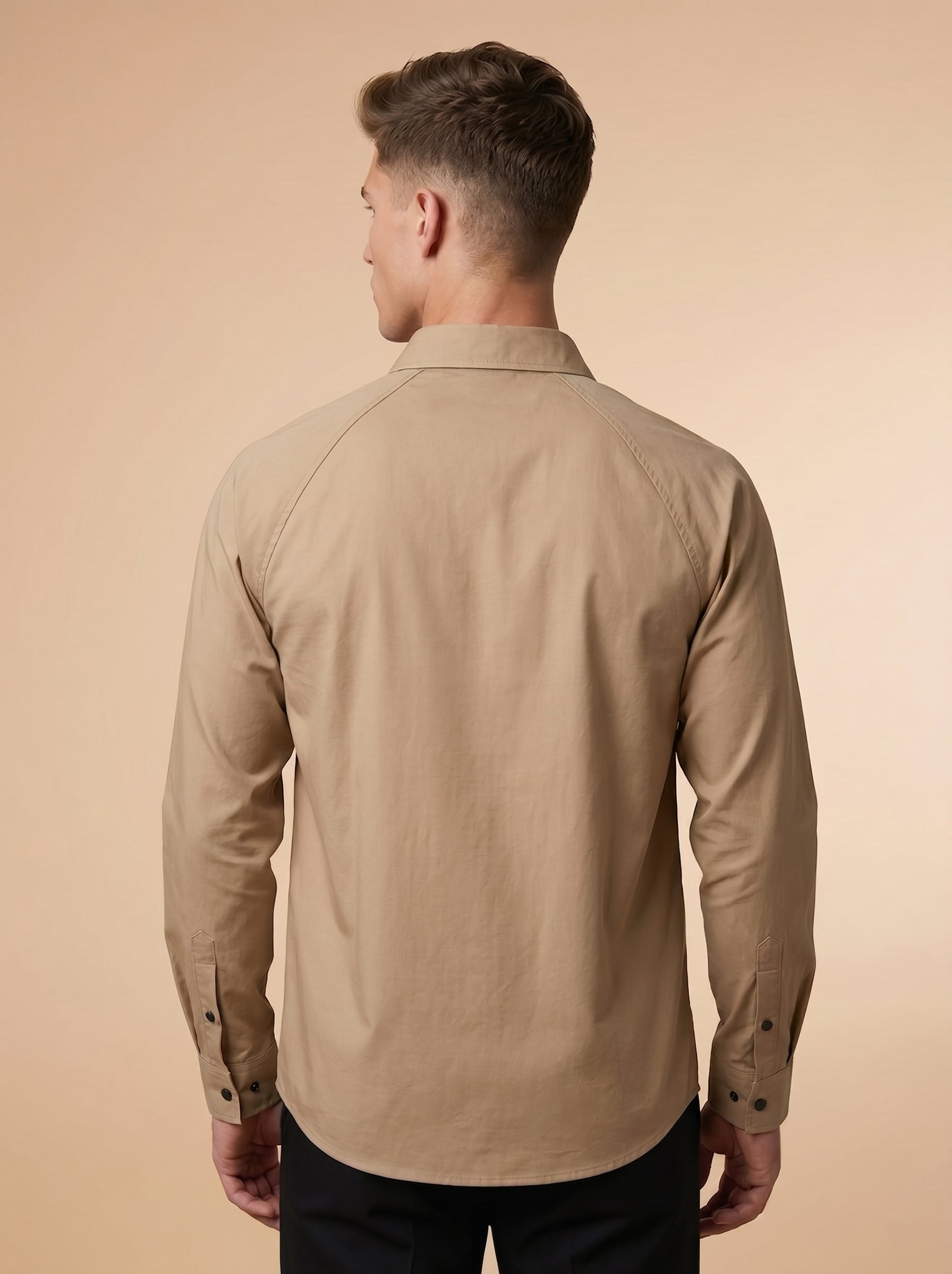 Snipes shacket shirt in neutral tones with a classic collar and button front, casual and versatile for everyday wear.