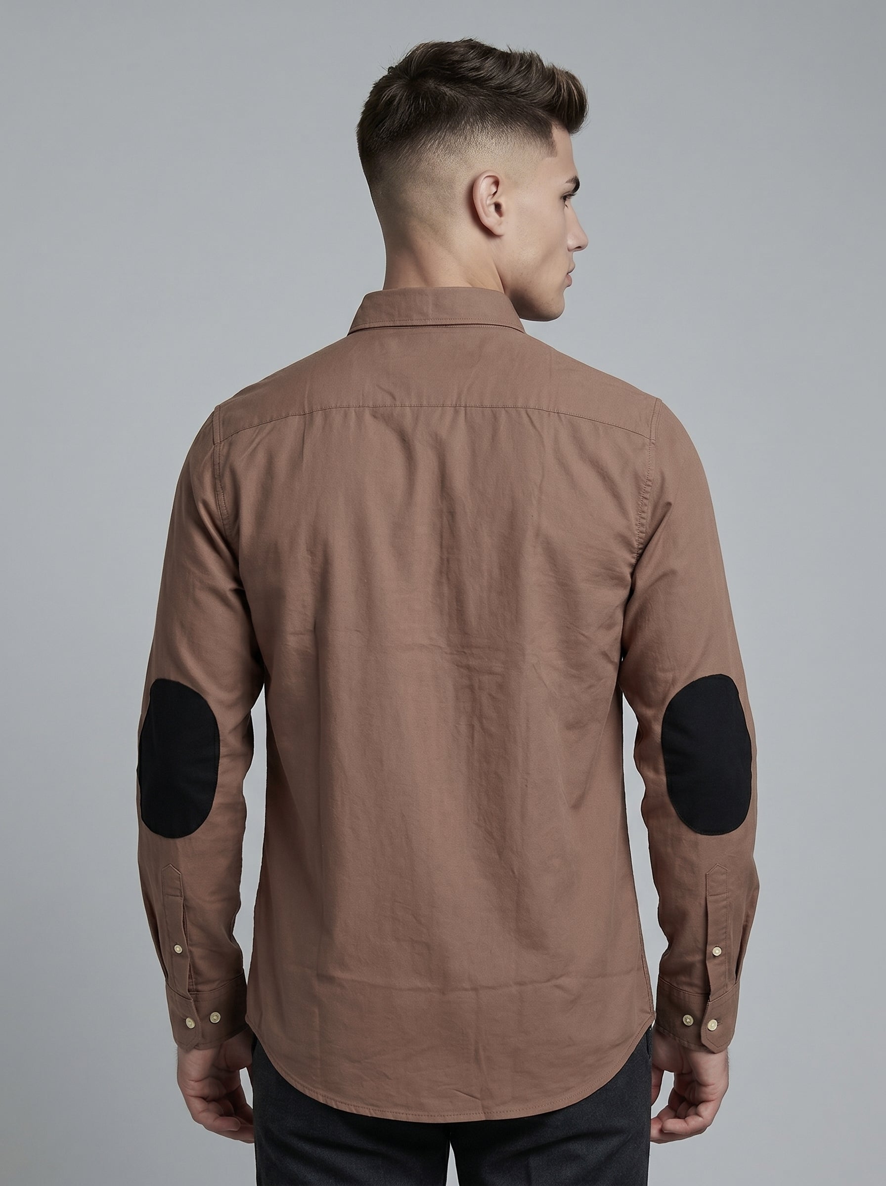 Snipes elbow patch shirt featuring a stylish design with contrasting elbow patches and a classic fit, ideal for casual wear.