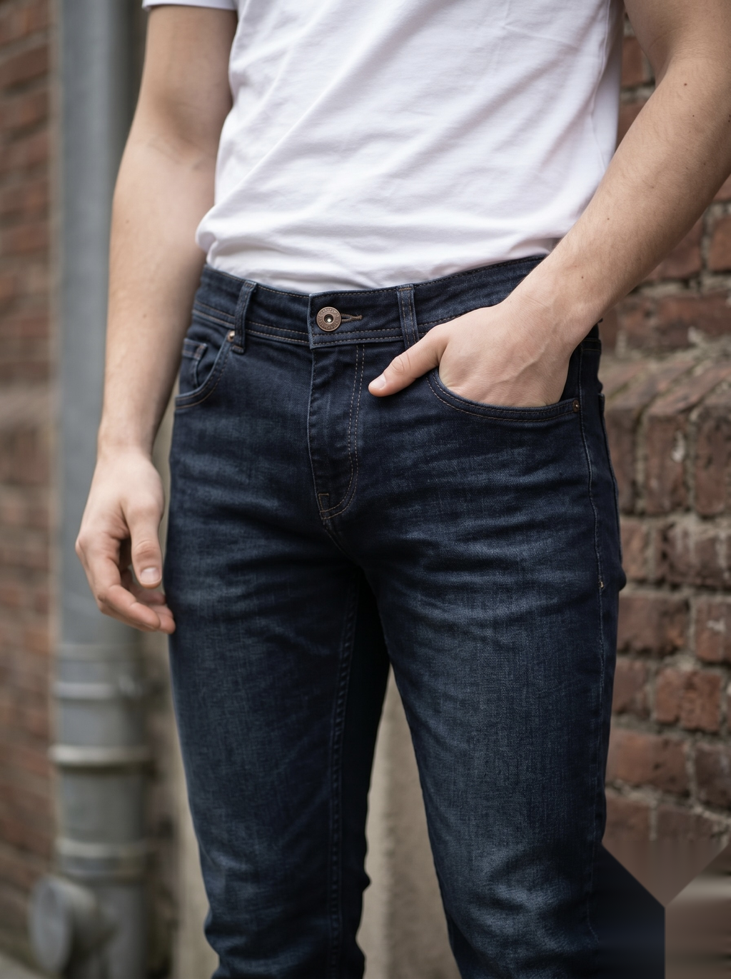 Narrow Fit-Denims