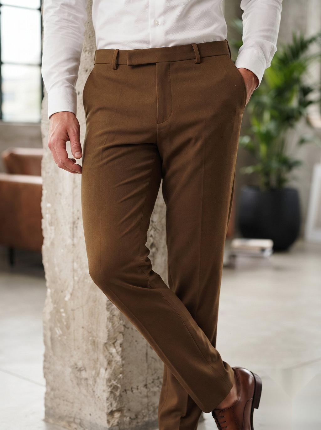 Snipes Lachka Fabric formal pants in dark color, tailored fit, with waistband and side pockets, suitable for office or formal occasions.