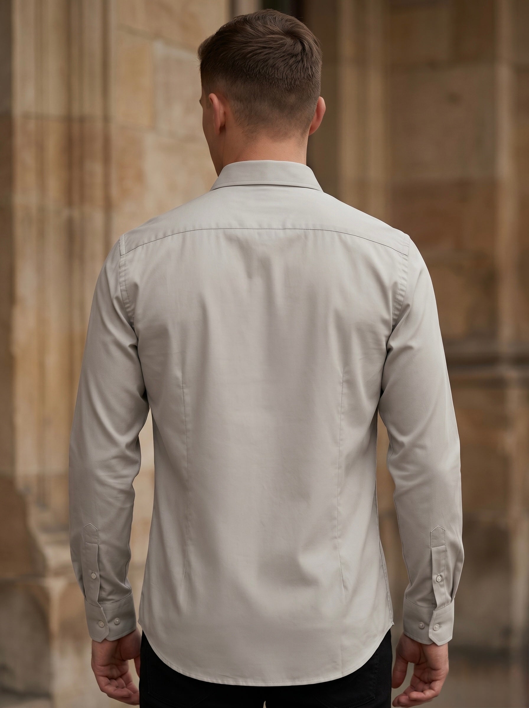 Snipes men's Oxford shirt featuring a classic collar and button-down front, shown in a casual fit.