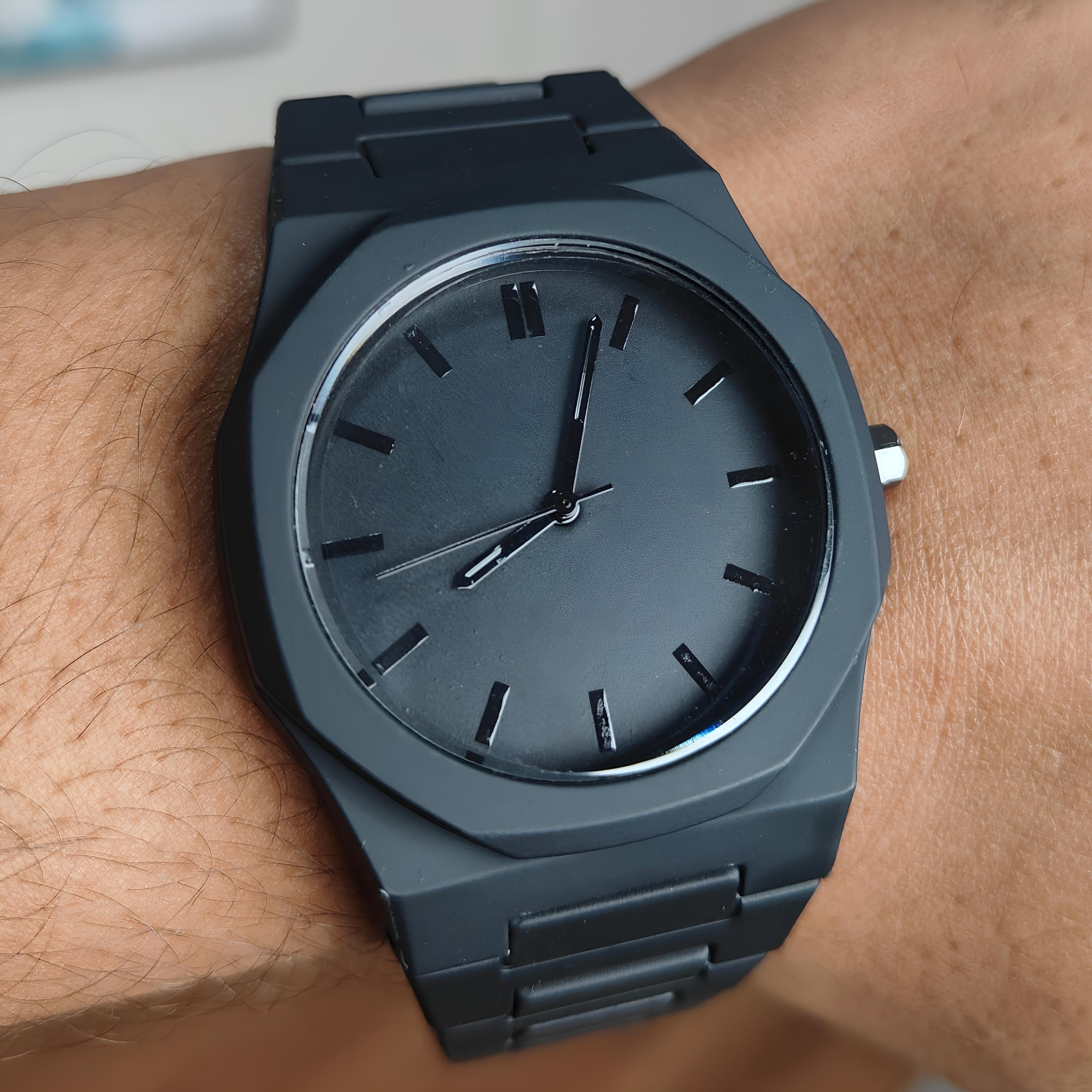 AURA Watch Secondary image